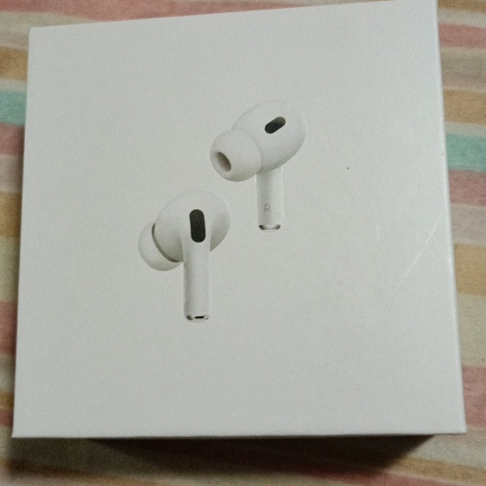 Air pods (2nd generation)..